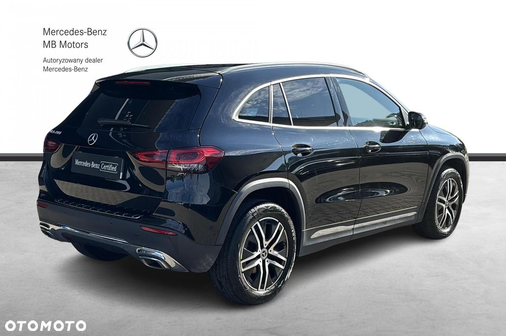 Mercedes-Benz GLA - 5