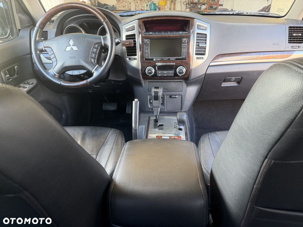Mitsubishi Pajero 2015 photo 4