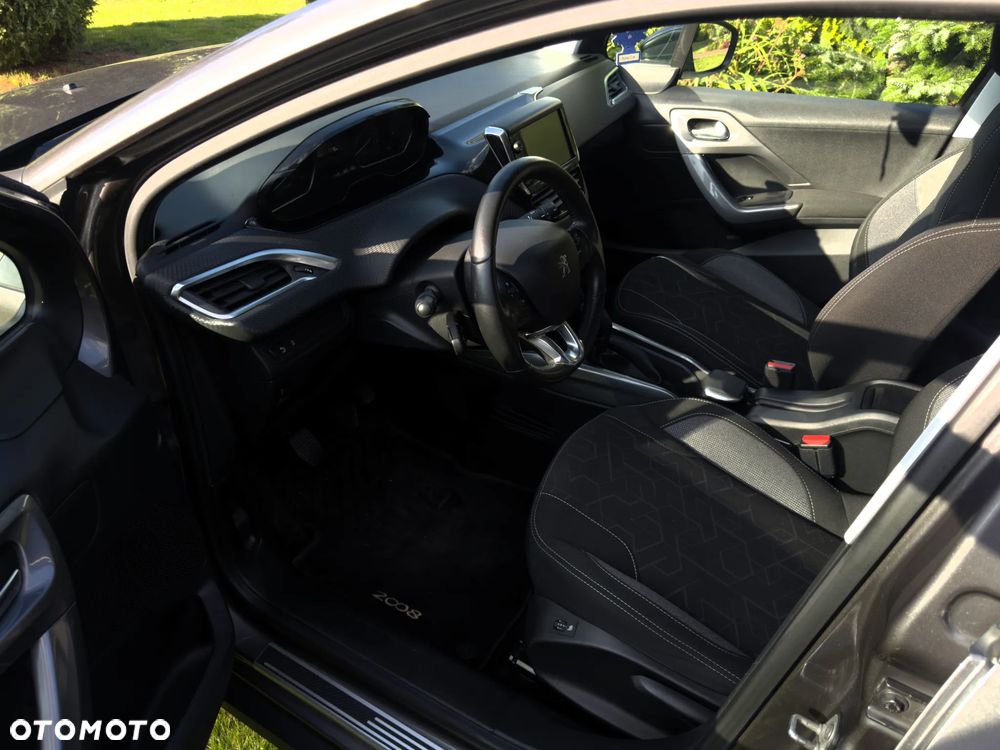 Peugeot 2008 1.2 Pure Tech Style - 13
