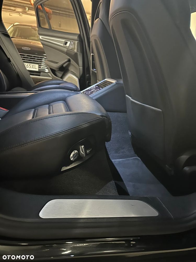 Porsche Panamera Turbo - 22