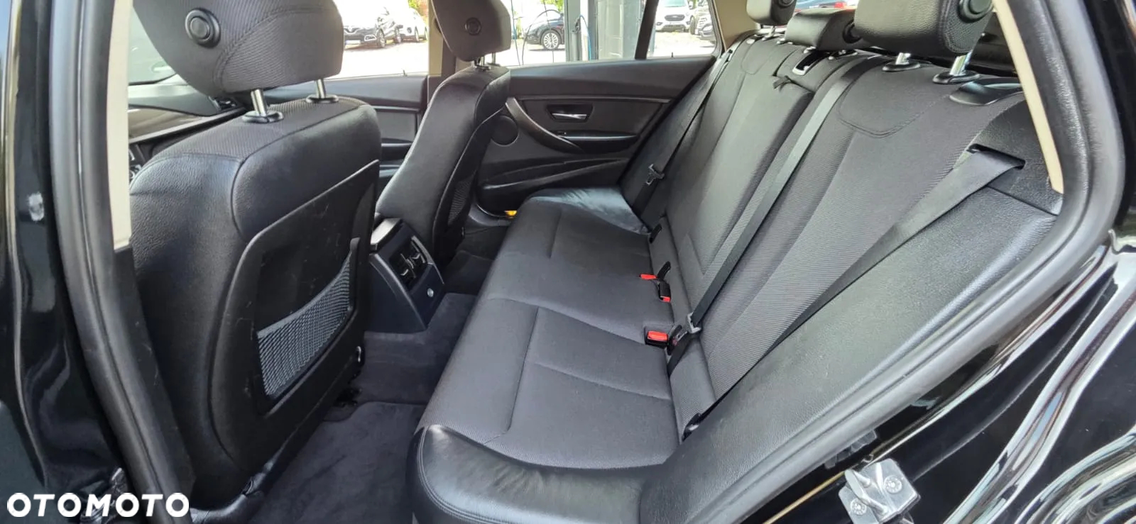BMW Seria 3 320d DPF Touring Blue Performance Edition Exclusive - 30