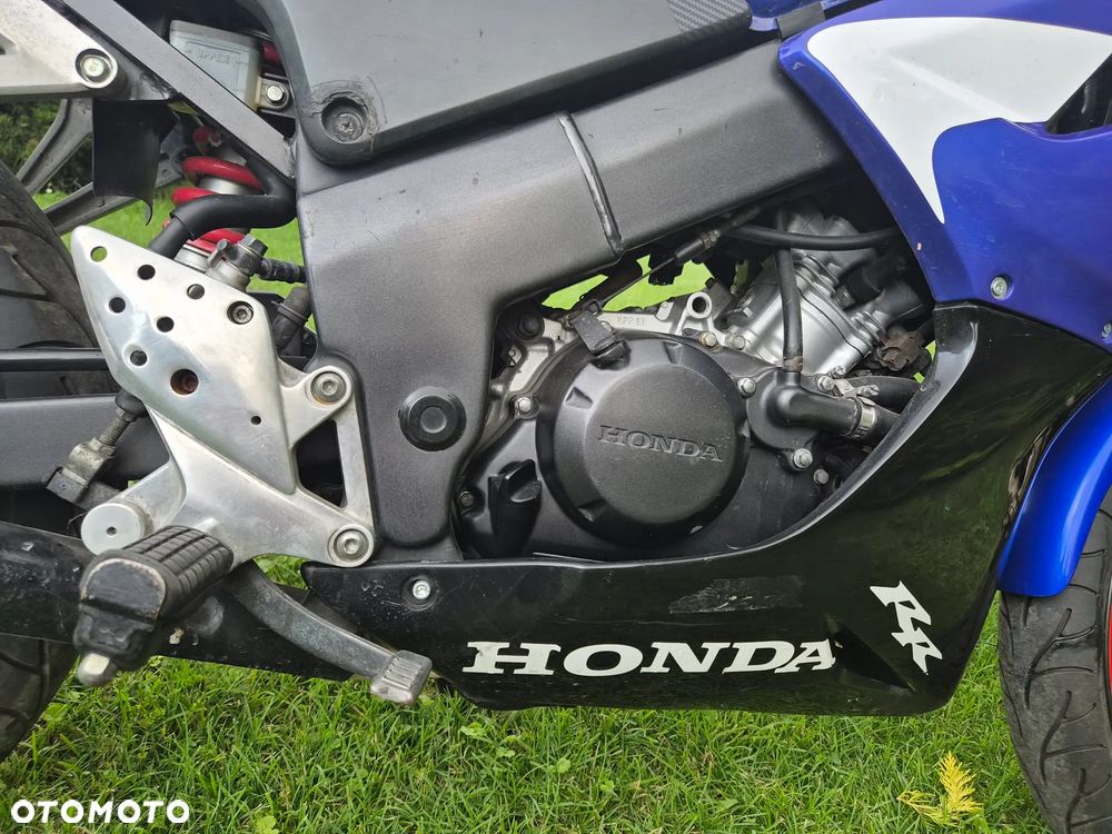 Honda CBR - 8