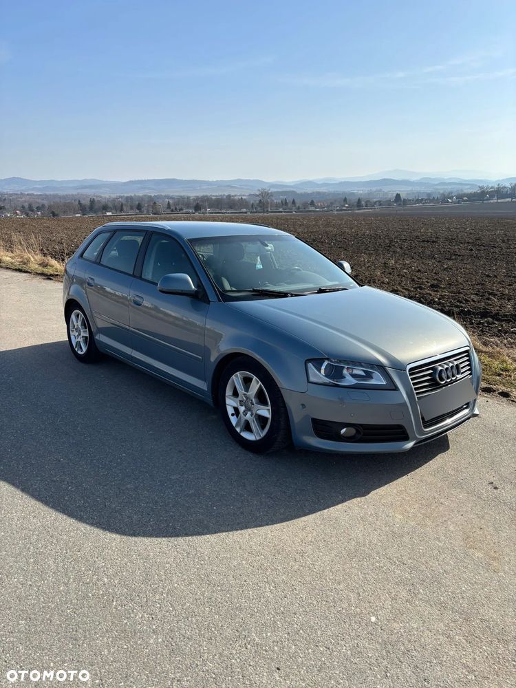 Audi A3 Sportback 2.0 TDI DPF Ambiente - 2
