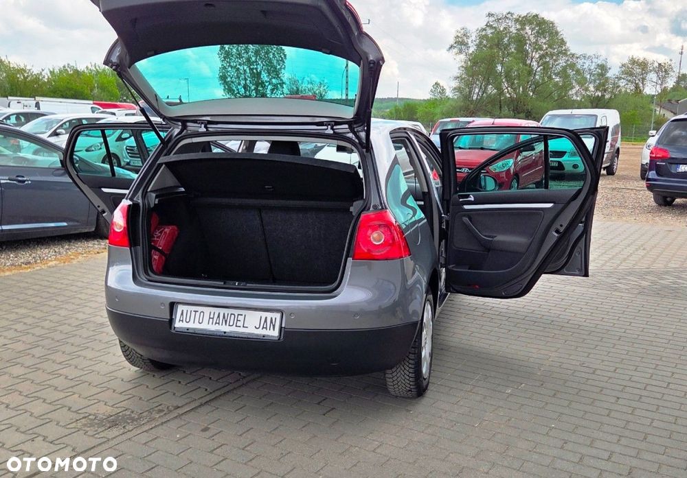 Volkswagen Golf - 25