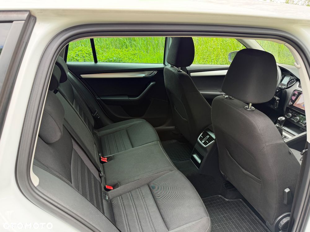 Skoda Octavia 1.6 TDI Soleil - 10