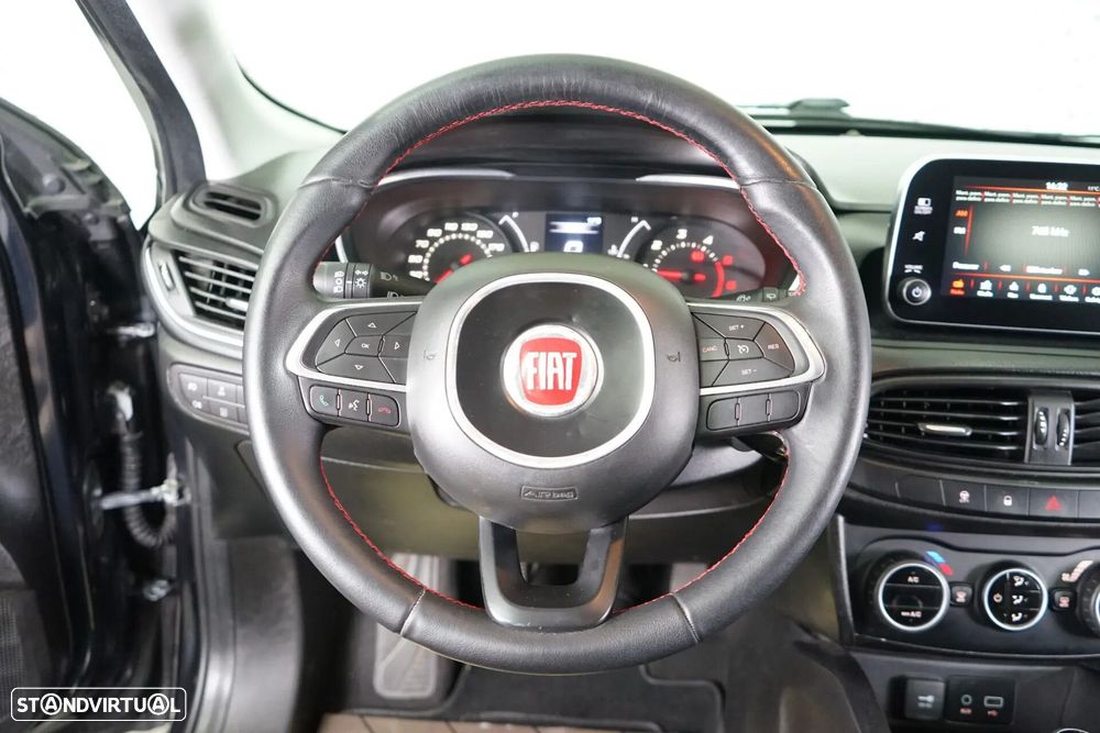 Fiat Tipo Station Wagon 1.6 M-Jet Lounge Tech - 22