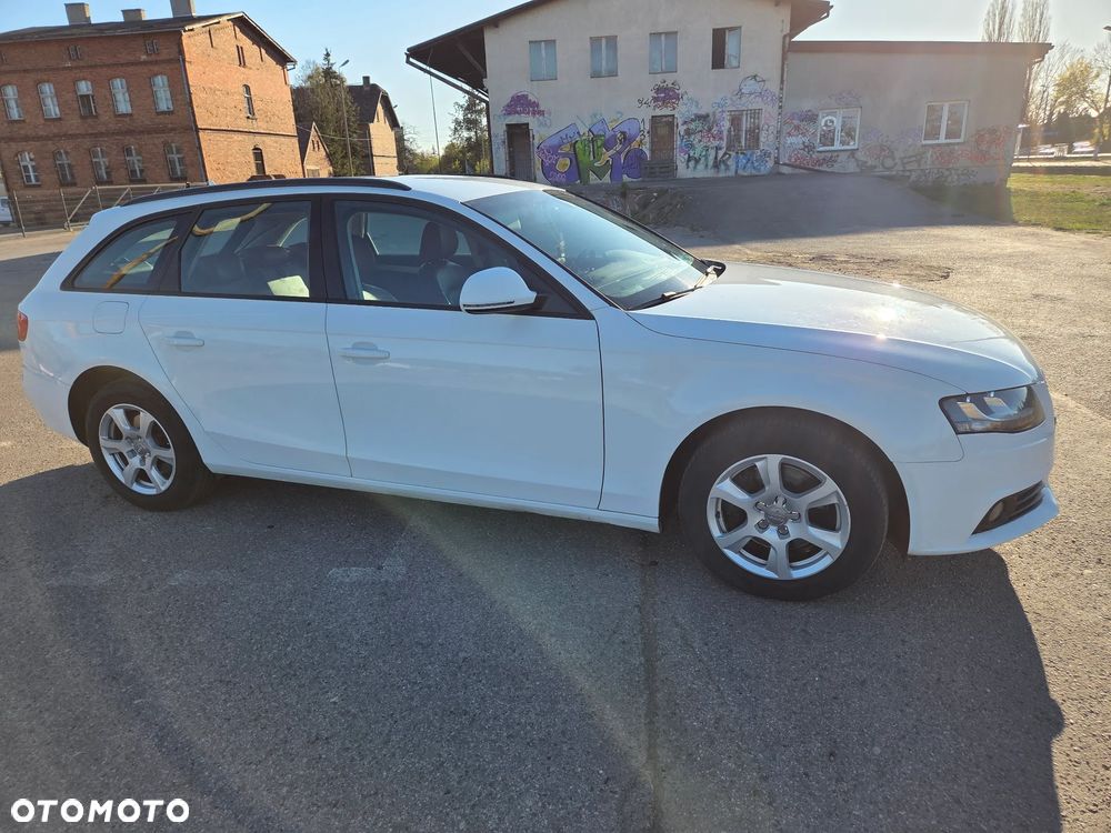 Audi A4 Avant 2.0 TDI DPF Ambiente - 6