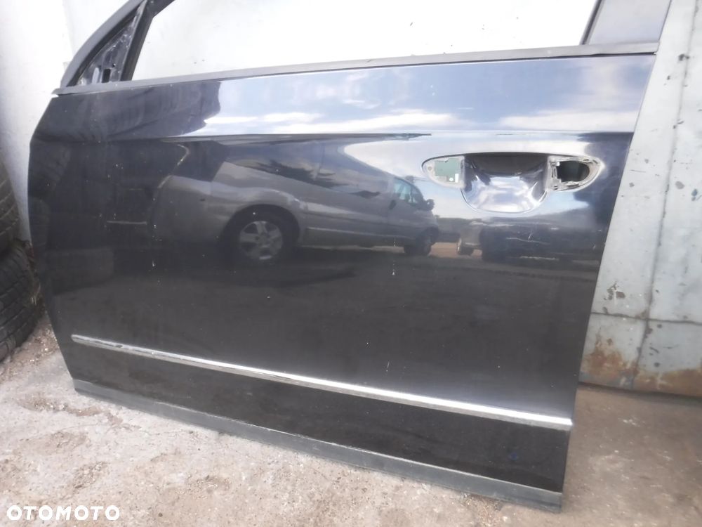 Vw Passat B6 drzwi przod lewe listwa szyba LC9X - 5