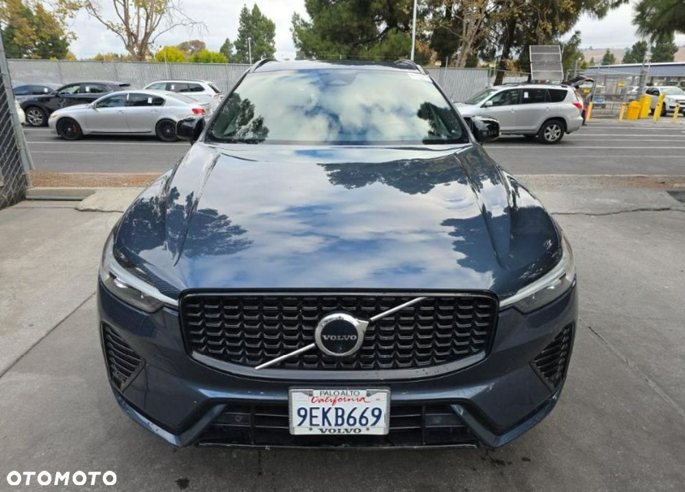 Volvo XC 60 B5 B AWD R-Design - 2