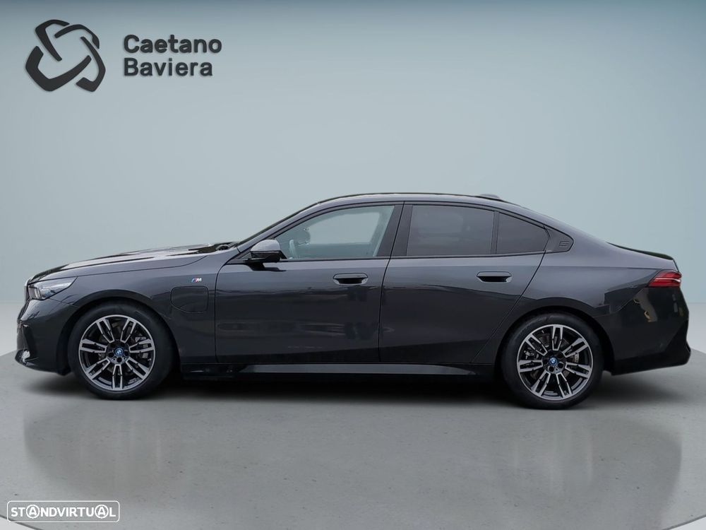BMW 530 e Pack Desportivo M - 5