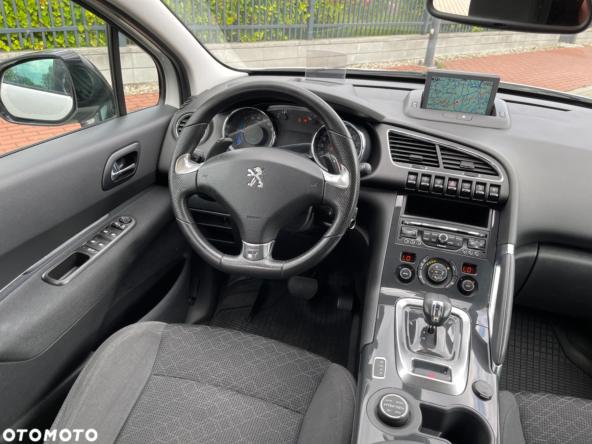 Peugeot 3008 Hybrid4 - 9