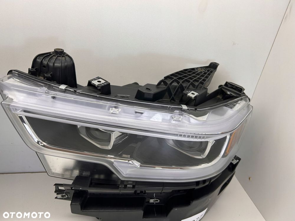 DODGE RAM 19-23 LAMPA FULL LED LEWA PRAWA PRZÓD - 5