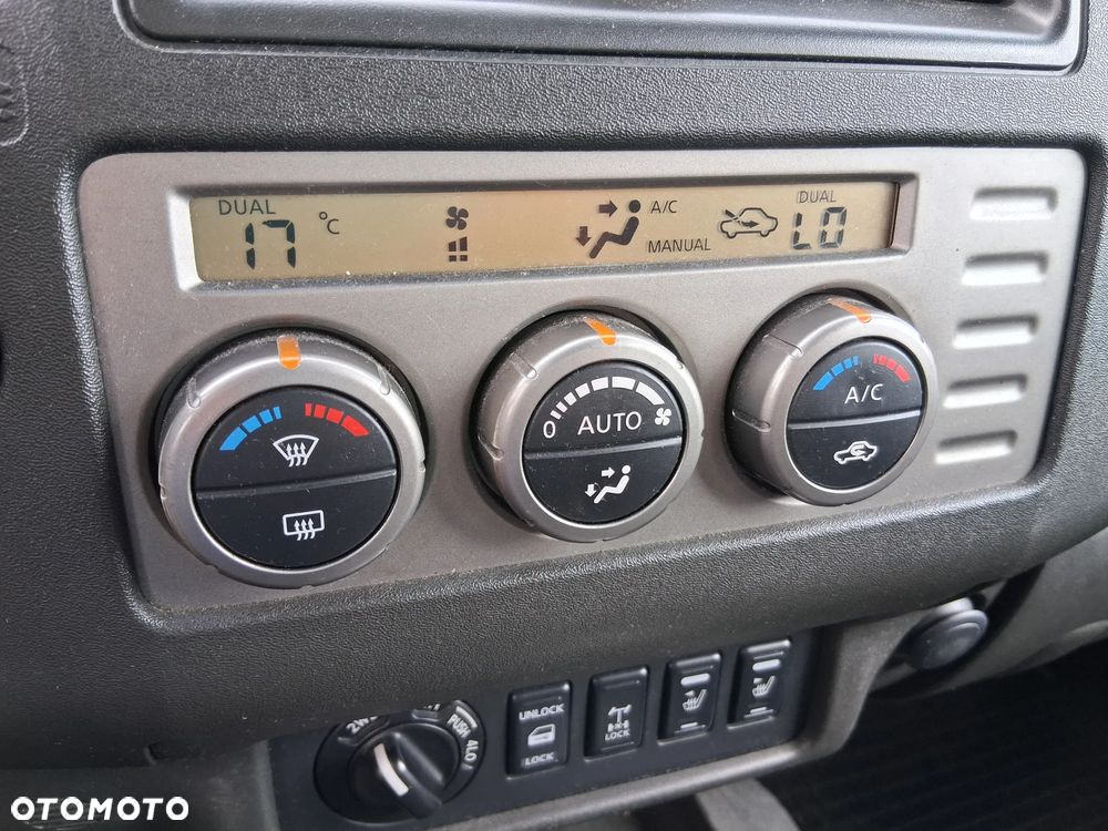 Nissan Navara Autm Premium - 18