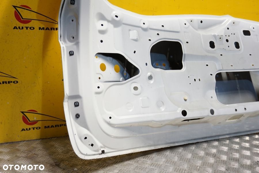 INFINITI QX56 QX80 2010 - 2019 Klapa Bagażnik Tył K010M 1LAMA - 11