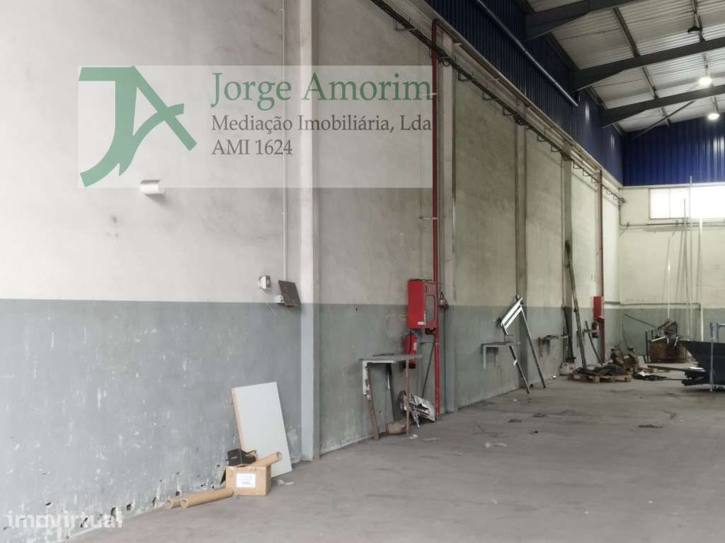 Excecional armazém com 600 m2. 5 gabinetes. - Grande imagem: 3/9