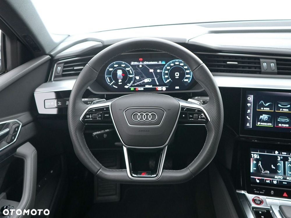 Audi Q8 Sportback e-tron - 19