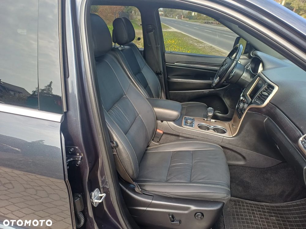 Jeep Grand Cherokee - 16