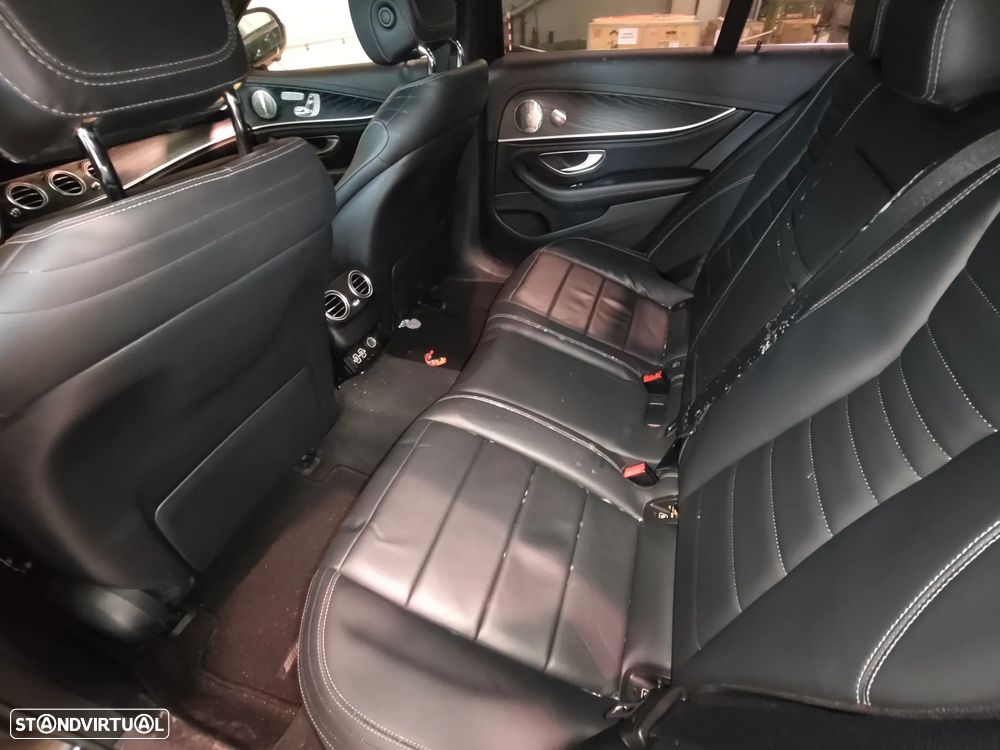 Mercedes-Benz E 300 de AMG Line - 13