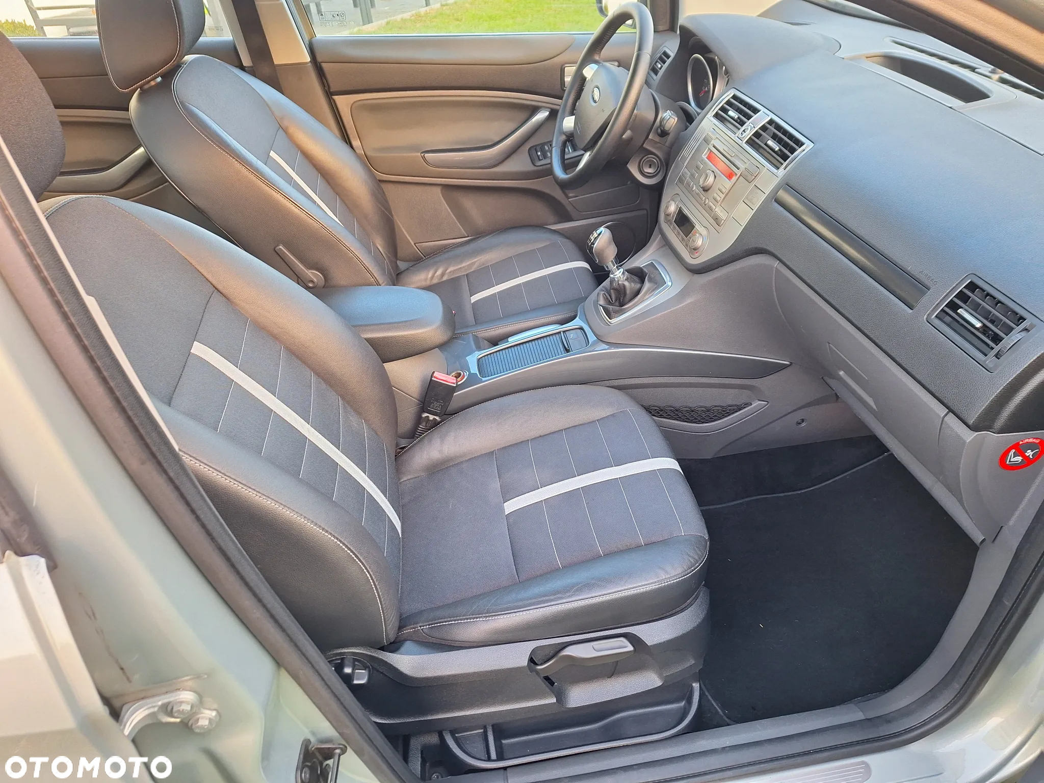 Ford Kuga 2.0 TDCi Titanium S - 28