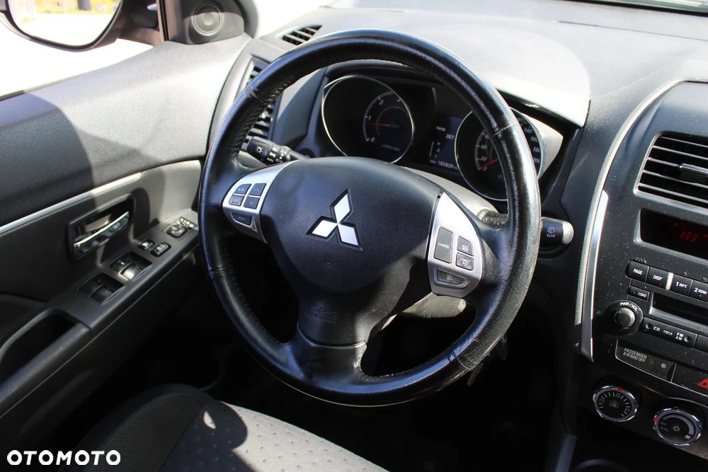 Mitsubishi ASX - 16