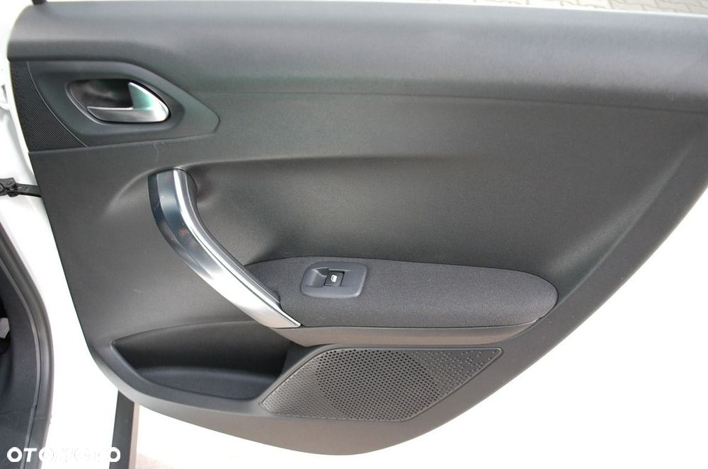 Peugeot 2008 - 32