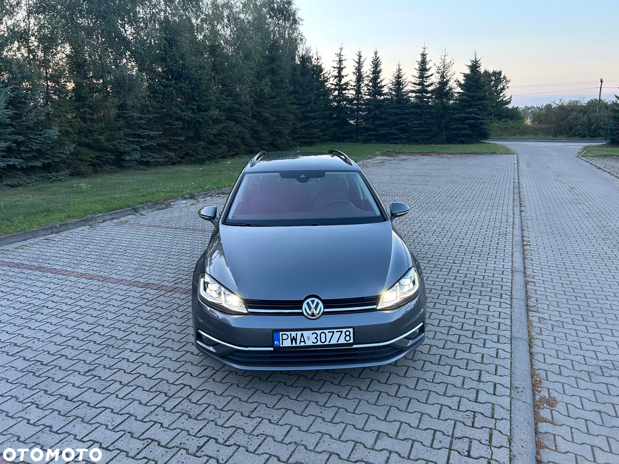 Volkswagen Golf 2.0 BlueTDI DSG Highline - 24