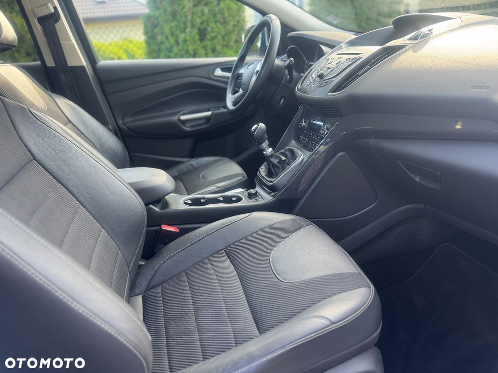 Ford Kuga 2.0 TDCi 2x4 Titanium - 6