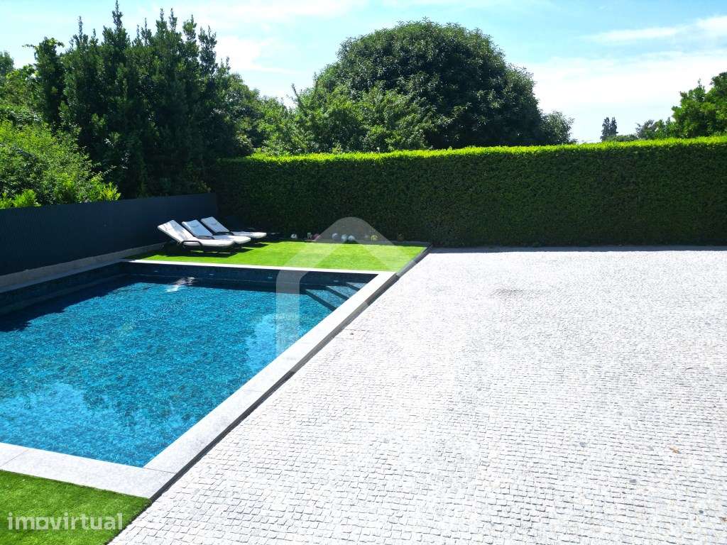 Moradia individual T3+1 com piscina, em Esmeriz - Grande imagem: 3/36