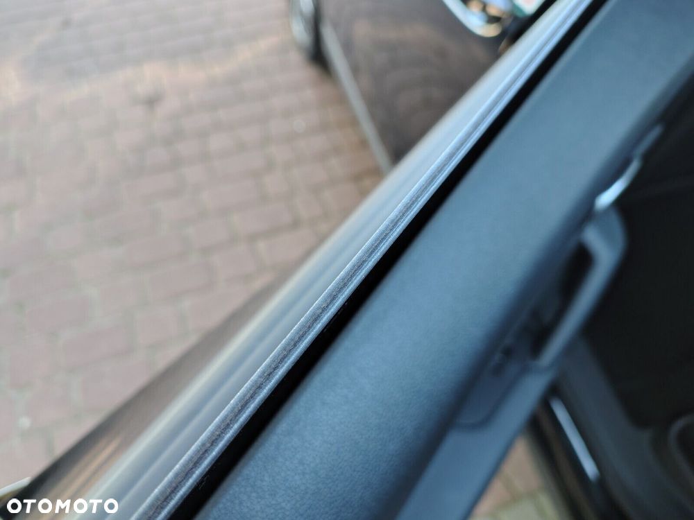 Volkswagen Tiguan 1.5 eTSI Life DSG - 36