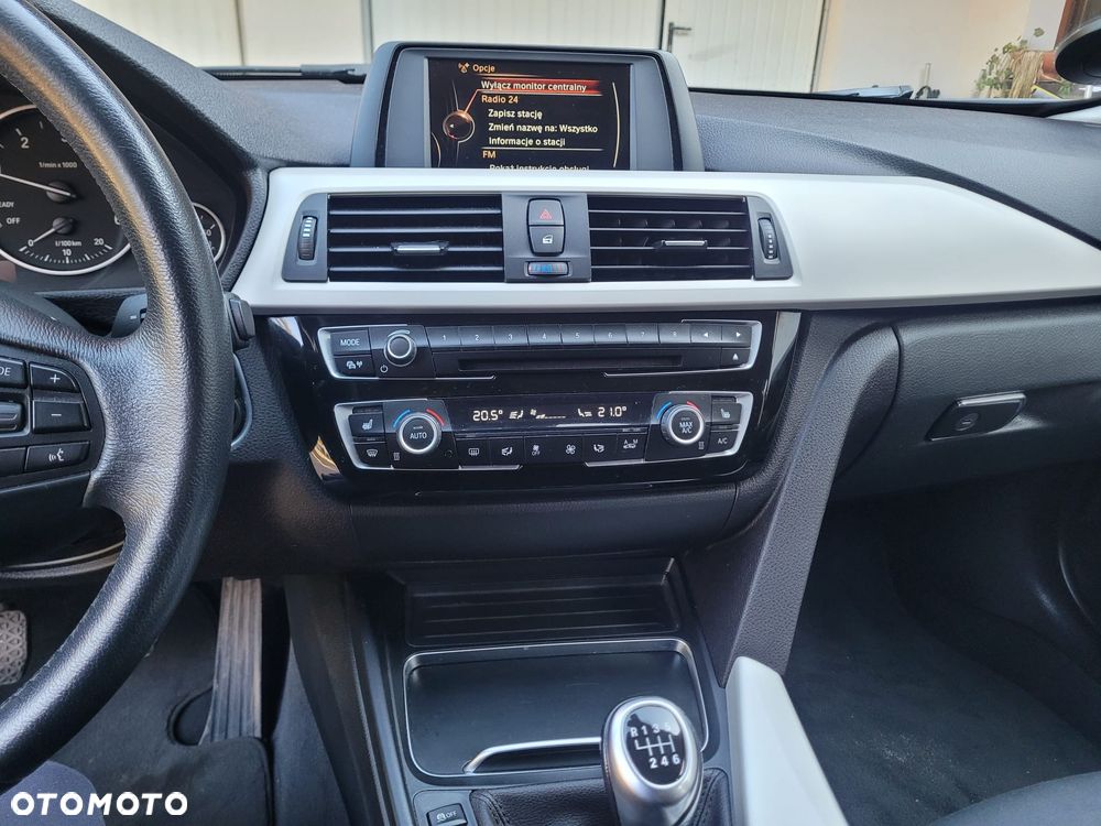 BMW Seria 3 320d Edition M Sport Shadow - 37