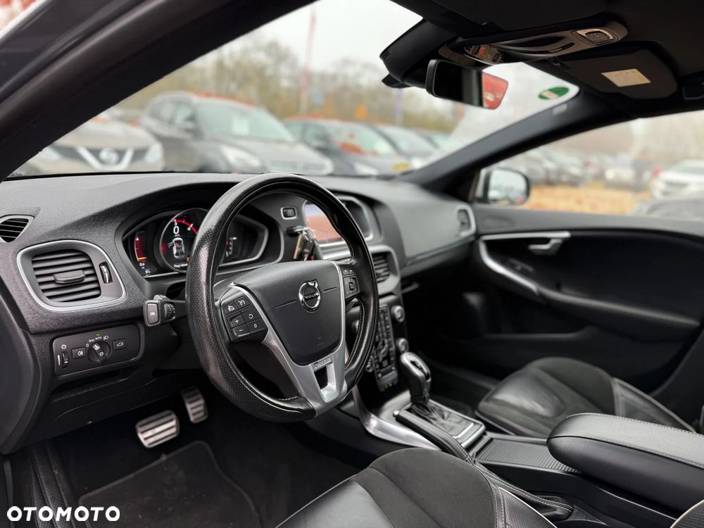 Volvo V40 D3 Drive-E R-Design Momentum - 5