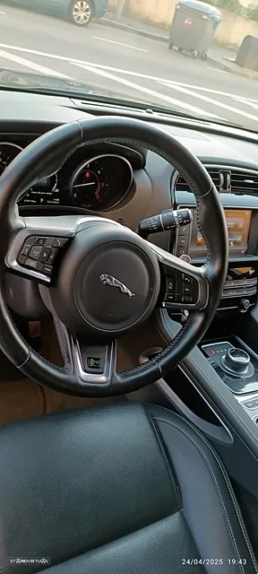 Jaguar F-Pace 2.0 i4D R-Sport Aut. - 31