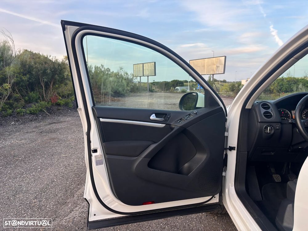 VW Tiguan 2.0 TDi Sport BlueMotion - 13