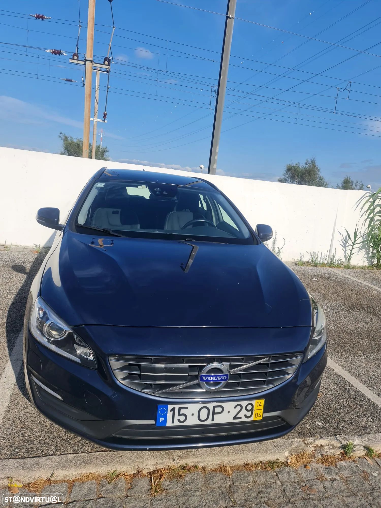 Volvo V60 2.0 D4 Momentum - 1