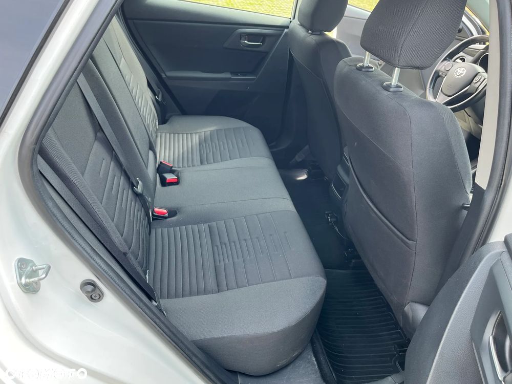 Toyota Auris 1.6 Active - 28