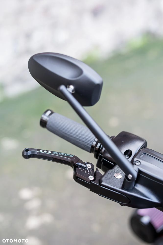 Harley-Davidson Softail FXDR - 26