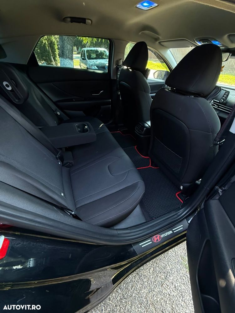 Hyundai Elantra 1.6 l 123 CP 6MT Exclusive - 17