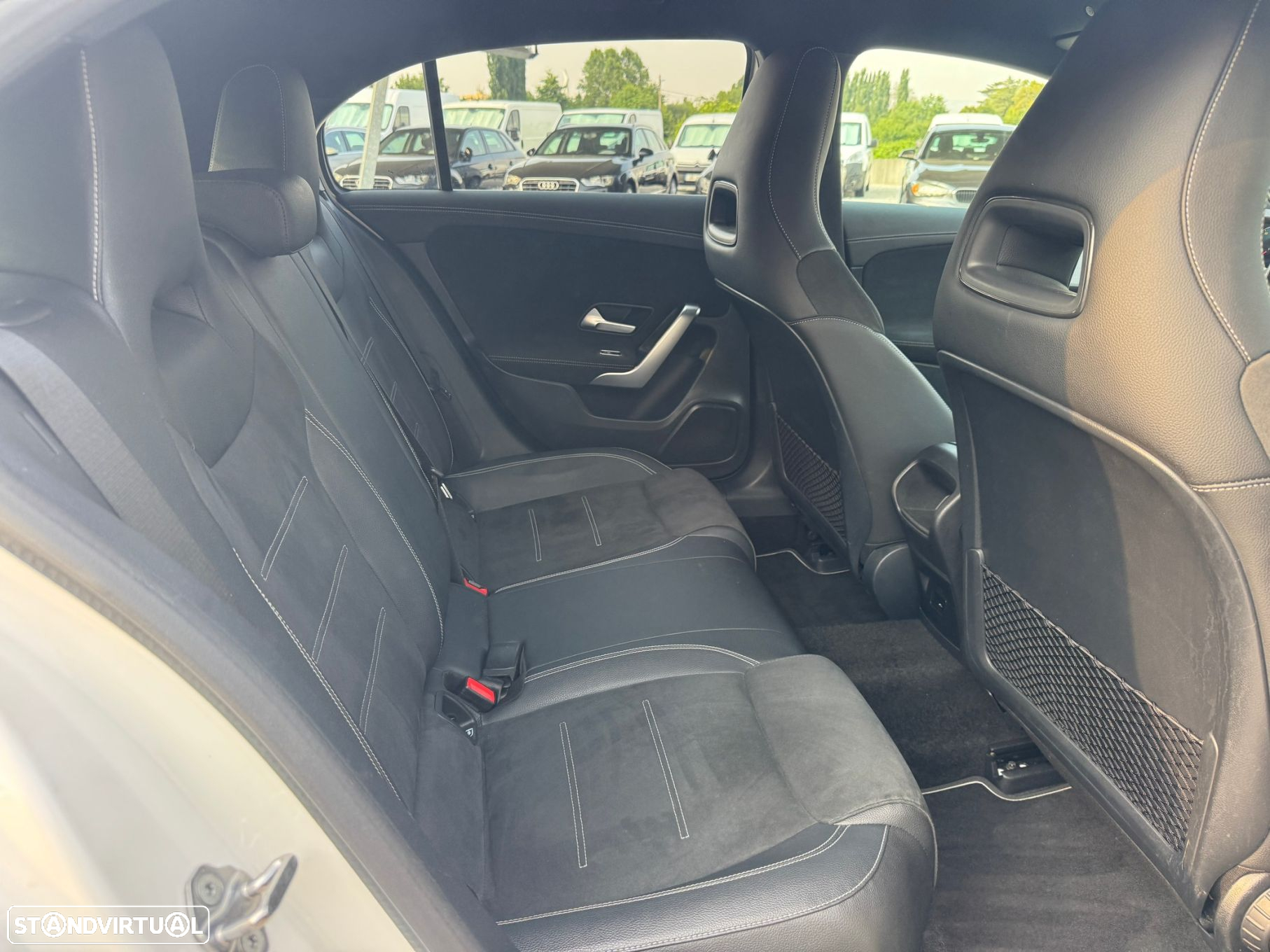 Mercedes-Benz A 250 e AMG Line - 14