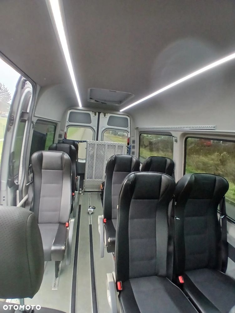 Mercedes-Benz Sprinter - 22