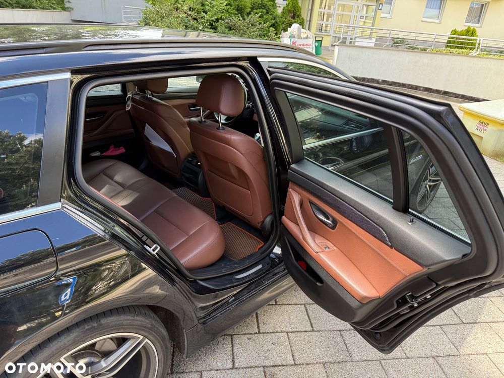 BMW Seria 5 525d - 14
