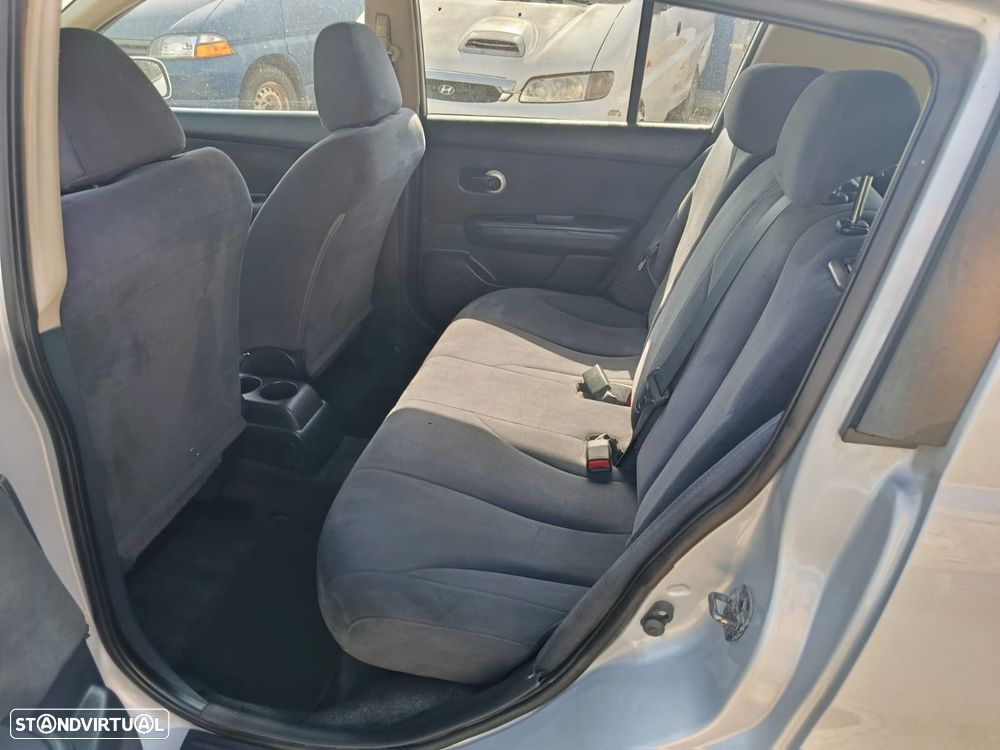 Nissan Tiida - 8