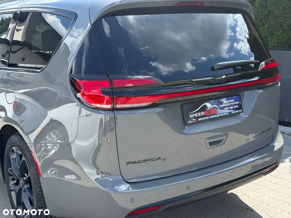 Chrysler Pacifica - 9