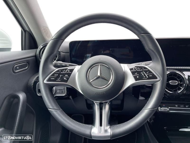 Mercedes-Benz A 200 Standard - 13