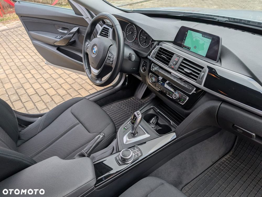 BMW Seria 3 320i GPF Advantage sport - 27