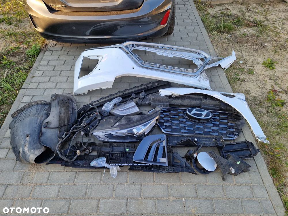 Hyundai IONIQ - 10