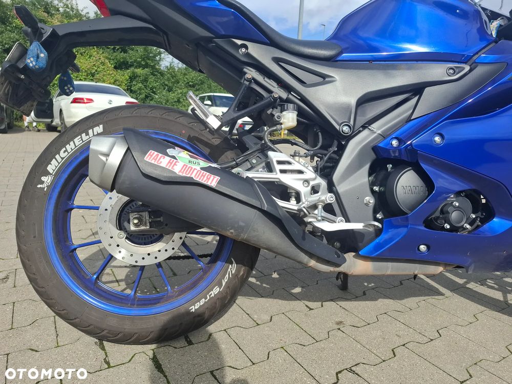 Yamaha YZF - 11