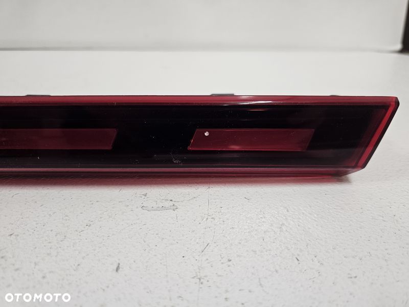 VOLVO C40 LAMPA LEWY TYŁ LEWA TYLNA W KLAPĘ - 2