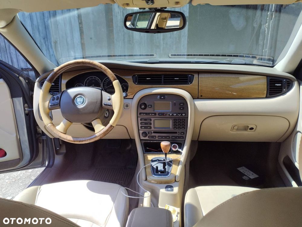 Jaguar X-Type - 13
