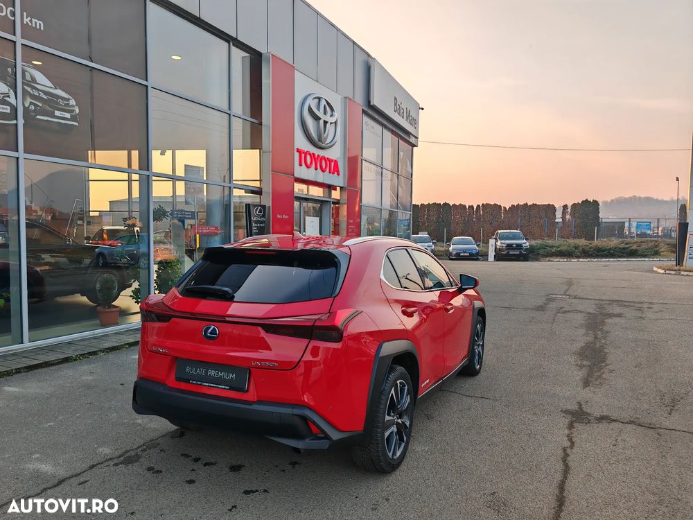 Lexus UX 250h FWD Executive - 4