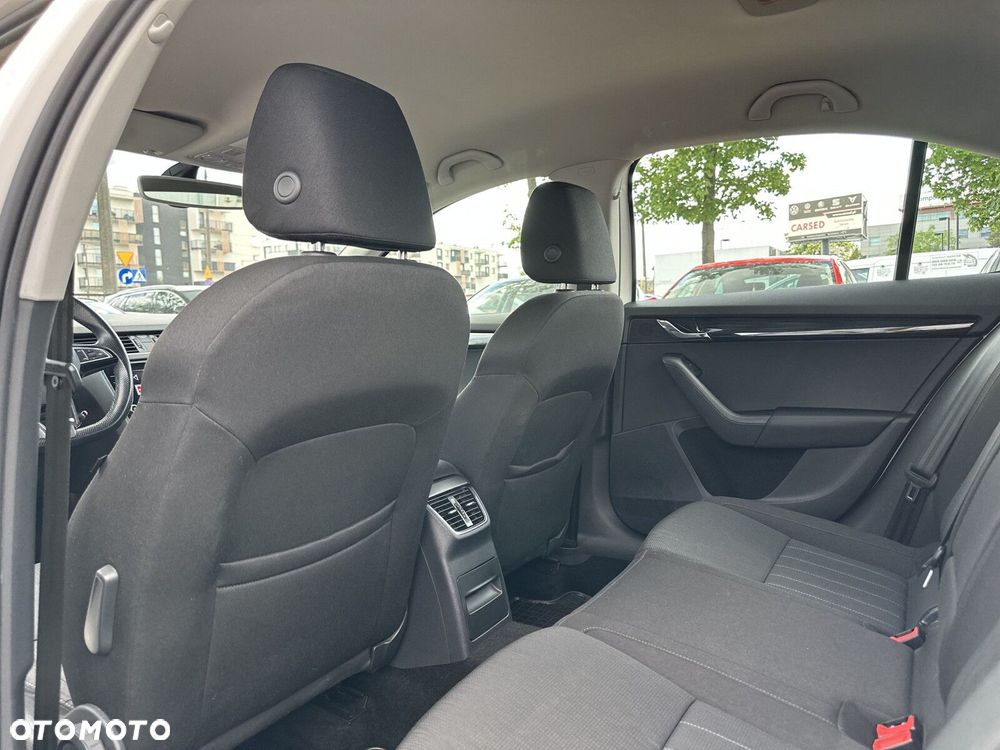 Skoda Octavia 2.0 TDI SCR Style DSG - 32
